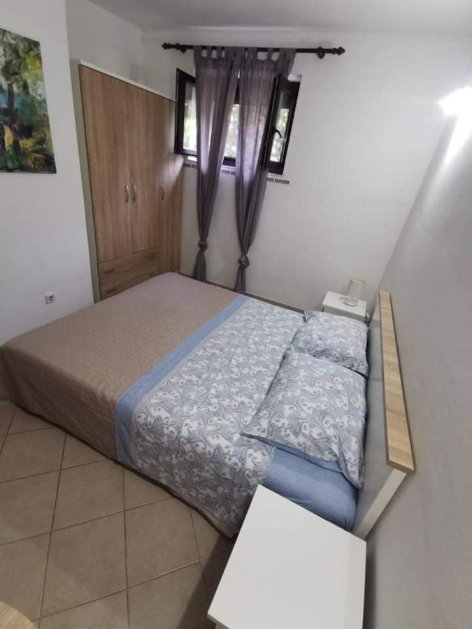 App Carla Apartment Новиград Екстериор снимка