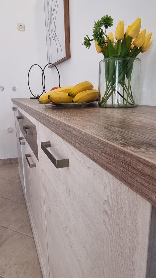 App Carla Apartment Новиград Екстериор снимка
